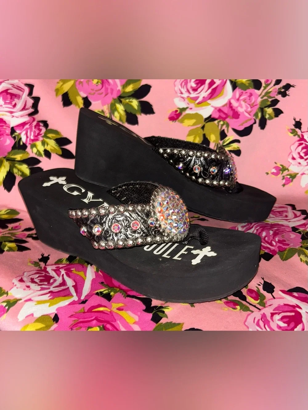 Gypsy soule 3” Black crystal platform sandals flip flops 90’s Y2K vintage shoes